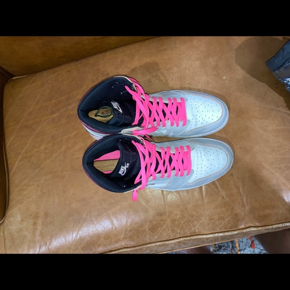 Nike Jordan 1 NYC to Paris - Picture 6 of 15